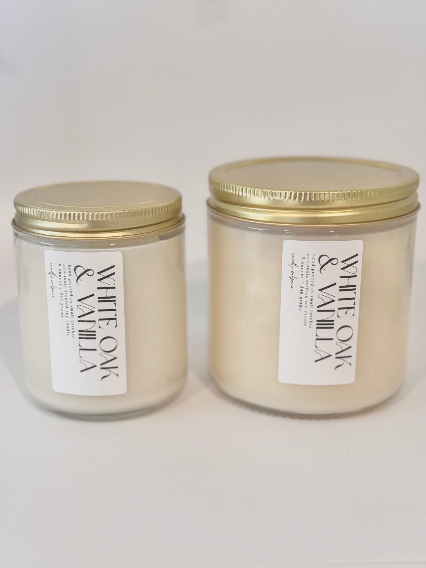 CLASSIC SCENTED CANDLE WITH GOLD LID